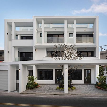 廷海特潮流民宿 L 近鐵花村 L 自助入住 Taitung Exterior foto