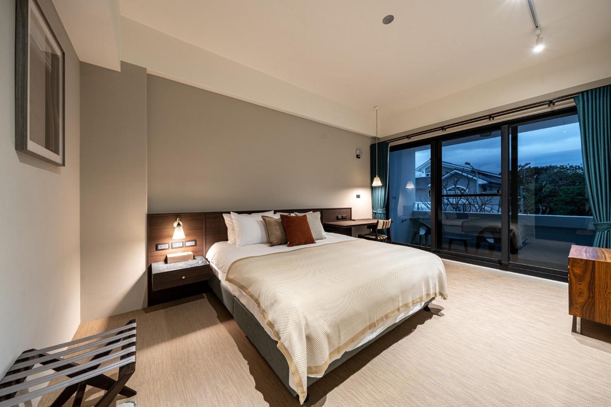 廷海特潮流民宿 L 近鐵花村 L 自助入住 Taitung Exterior foto