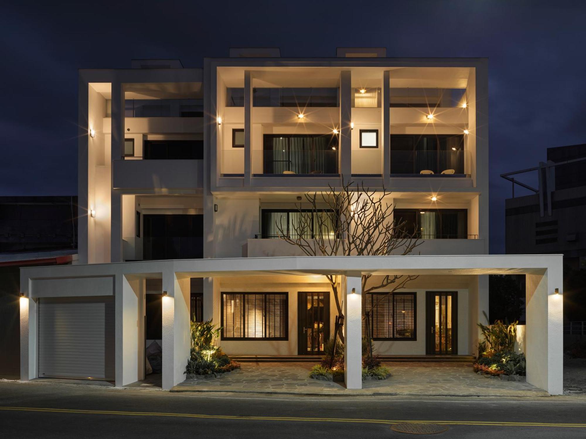 廷海特潮流民宿 L 近鐵花村 L 自助入住 Taitung Exterior foto